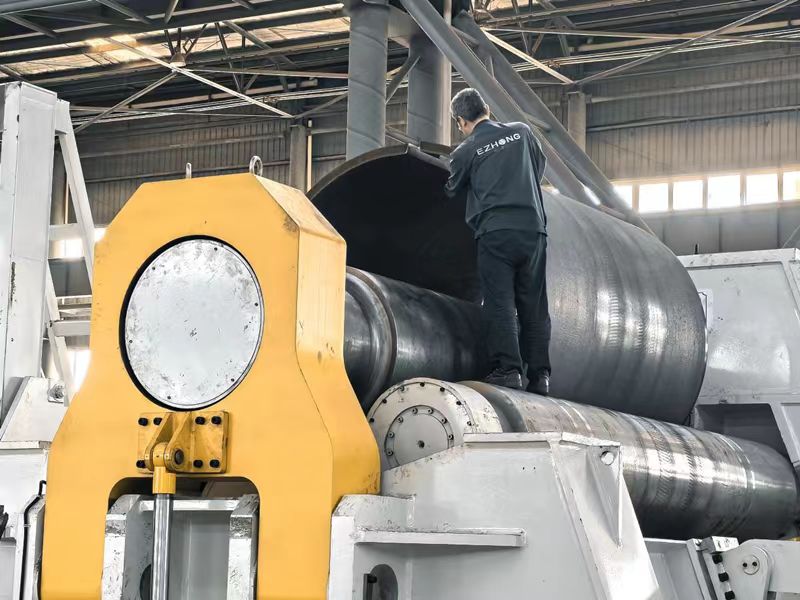 aty爱体育·(中国)平台官方网站为东欧机械公司设计制造的120*4000数控四辊aty爱体育·(中国)平台官方网站在aty爱体育·(中国)平台官方网站...